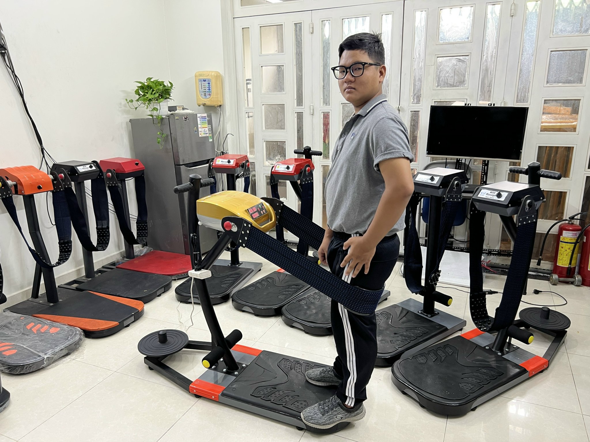 Những công dụng của Máy run massage bụng đứng