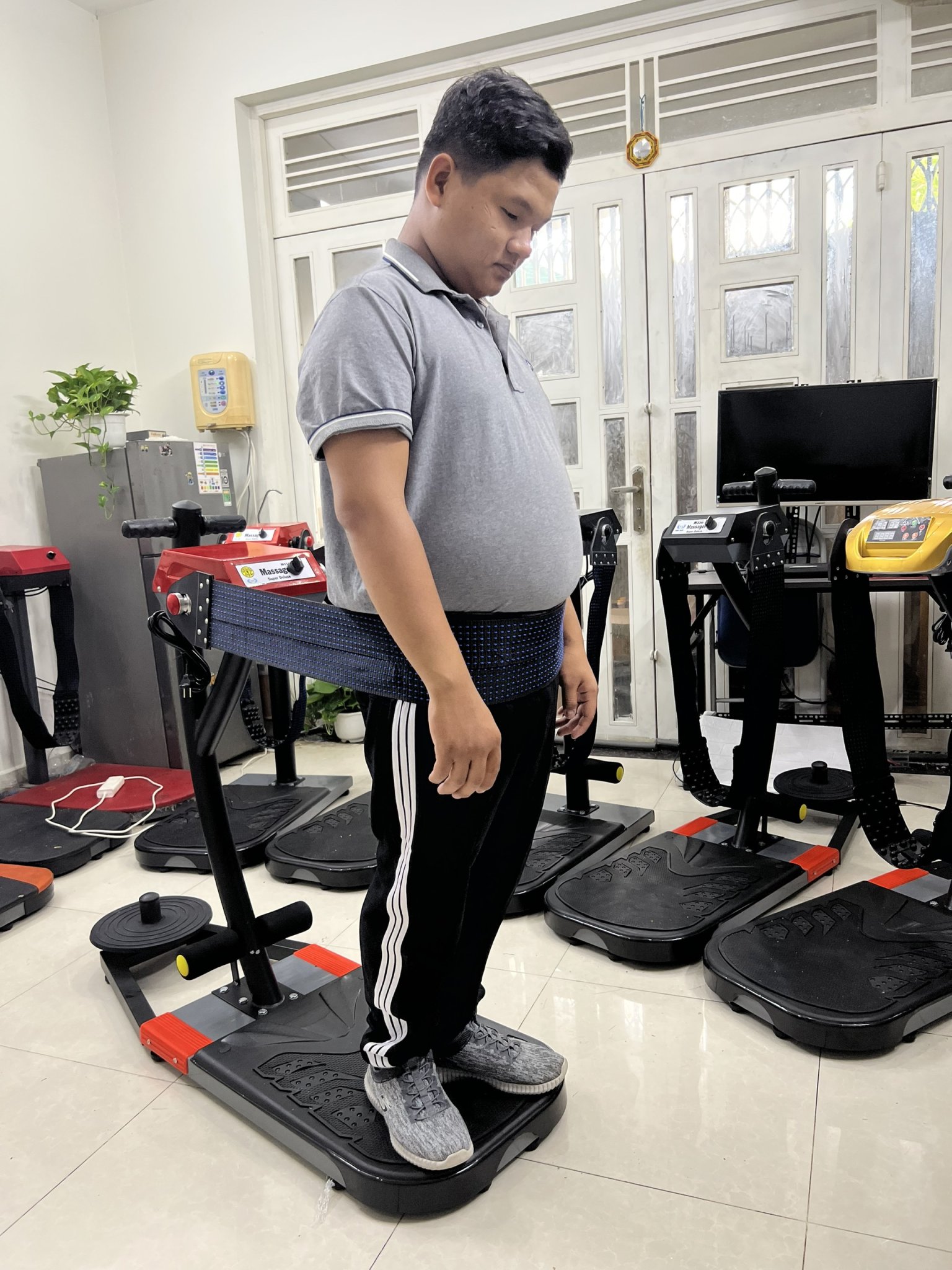 Máy massage bụng có hại cho sức khỏe không ?