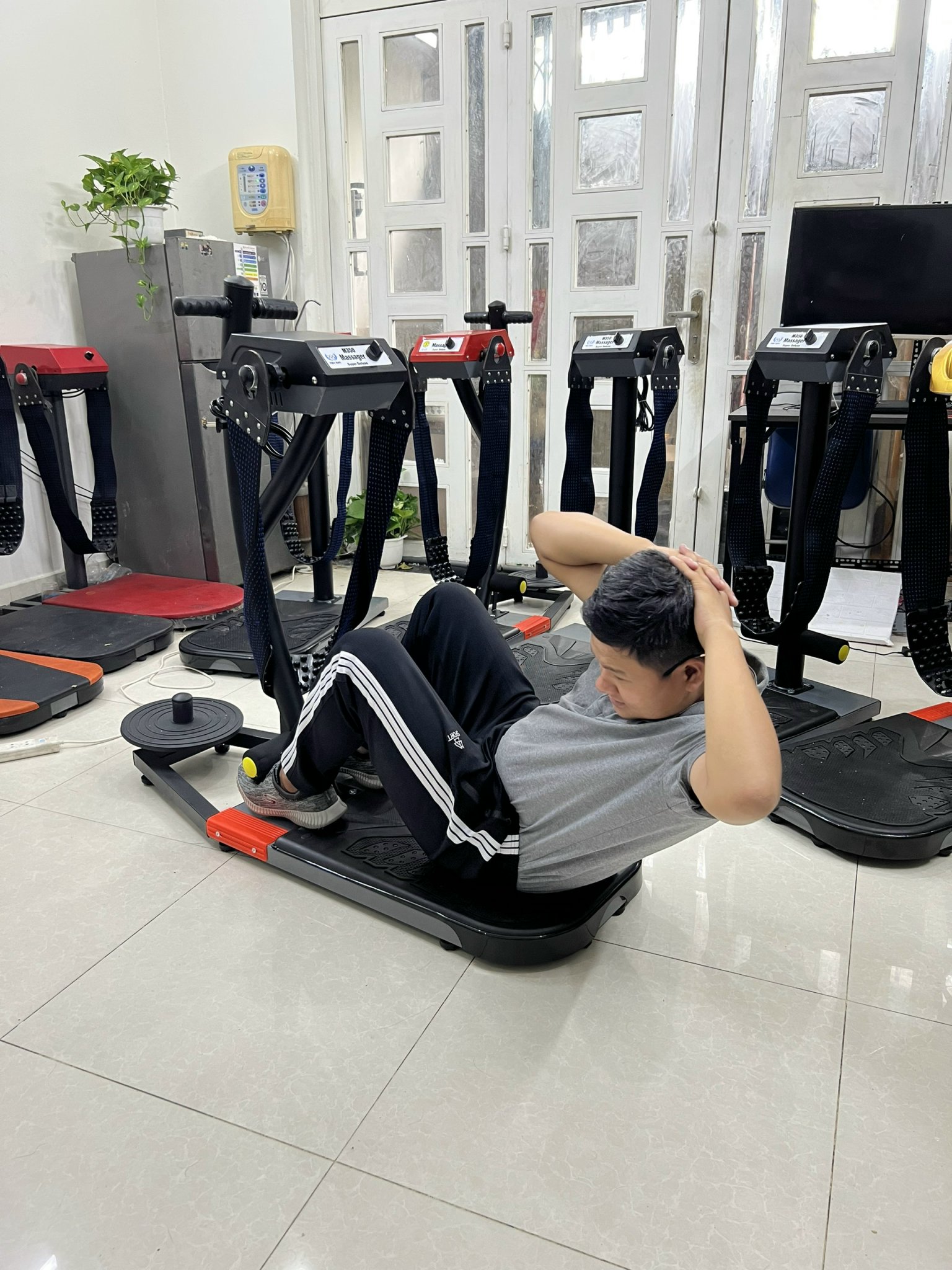Máy masxa giảm mỡ bụng đứng có tốt khỏe cho sức không ?