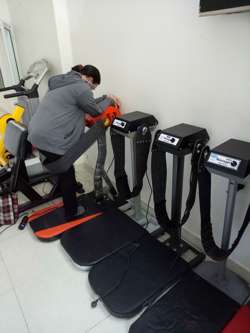 Máy run maxa bụng đứng là gì ?