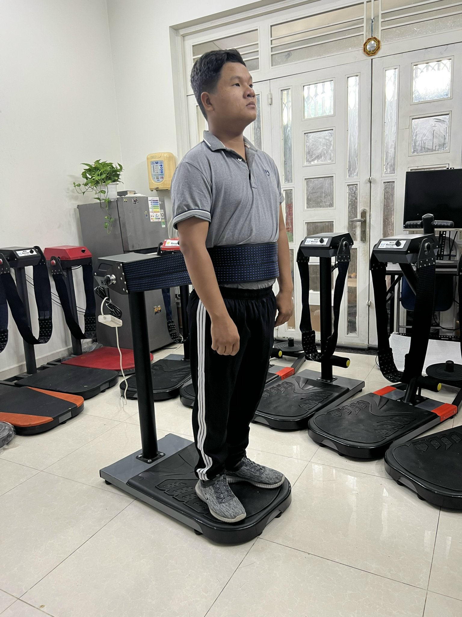 Máy rung masxa bụng đứng có lợi ích gì cho sức khỏe ?